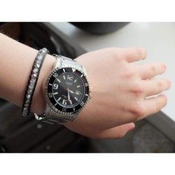 Montre - CASIO - BASIC - Acier inoxydable - Quartz - Étanchéité 20 Atm