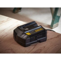 Pack batterie 18V 4 Ah + chargeur 2A - STANLEY FATMAX - Compatible avec la ga...