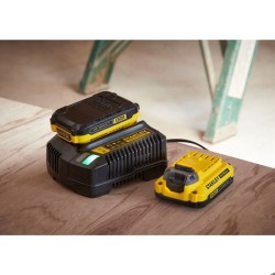 Pack batterie 18V 4 Ah + chargeur 2A - STANLEY FATMAX - Compatible avec la ga...
