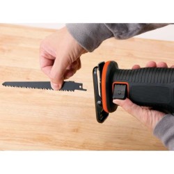 Scie sabre sans fil - BLACK+DECKER - BDCR18-QW - 18V - avec batterie 1,5 Ah +...