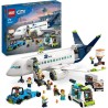 LEGO City 60367 L'Avion de Ligne, Jouet avec Bus de l'Aéroport, Remorqueur, C...