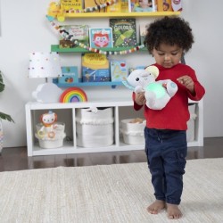 BRIGHT STARTS Jouet bébé, peluche doudou, veilleuse, éléphant Hug-a-Bye Baby,...