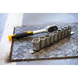 Jeu de cliquet et douilles - STANLEY - STMT82666-0 - cliquet 72 dents 1/4' + ...