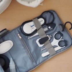 BÉABA - Trousse de Toilette Bébé - 9 Accessoires - Thermometre Bain et Digita...