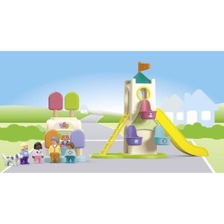 PLAYMOBIL Junior 71703 Aire de jeux avec toboggan géant Comprend cinq personn...
