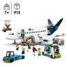 LEGO City 60367 L'Avion de Ligne, Jouet avec Bus de l'Aéroport, Remorqueur, C...