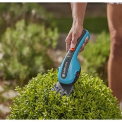 Cisaille a gazon ClassicCut Li - GARDENA - Manche télescopique - Roues - 3,6V...