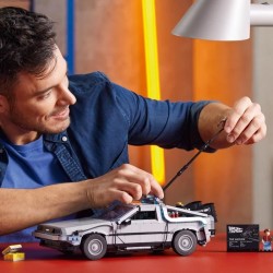 LEGO 10300  La machine a remonter le temps de Retour vers le futur