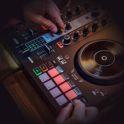HERCULES DJ CONTROL INPULSE 300 MK2 - Contrôleur DJ USB - 2 voies -