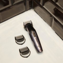 Tondeuse multifonction Babyliss MEN MT727E - 10 en 1 - lames en carbone-titan...